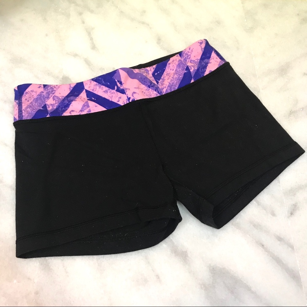 ivivva athletica • black pink geo print shorts 14